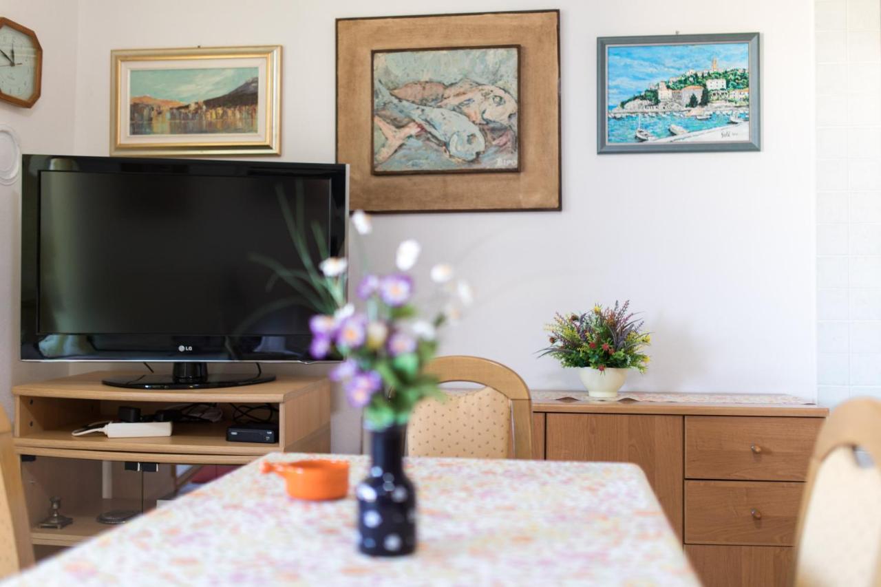 Apartment Glorija With Balcony باشْكا المظهر الخارجي الصورة