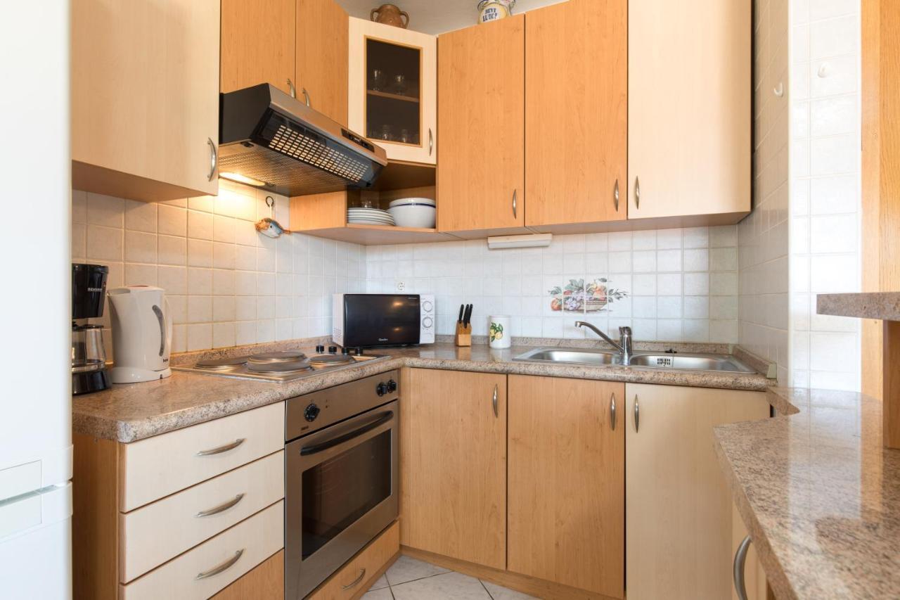 Apartment Glorija With Balcony باشْكا المظهر الخارجي الصورة