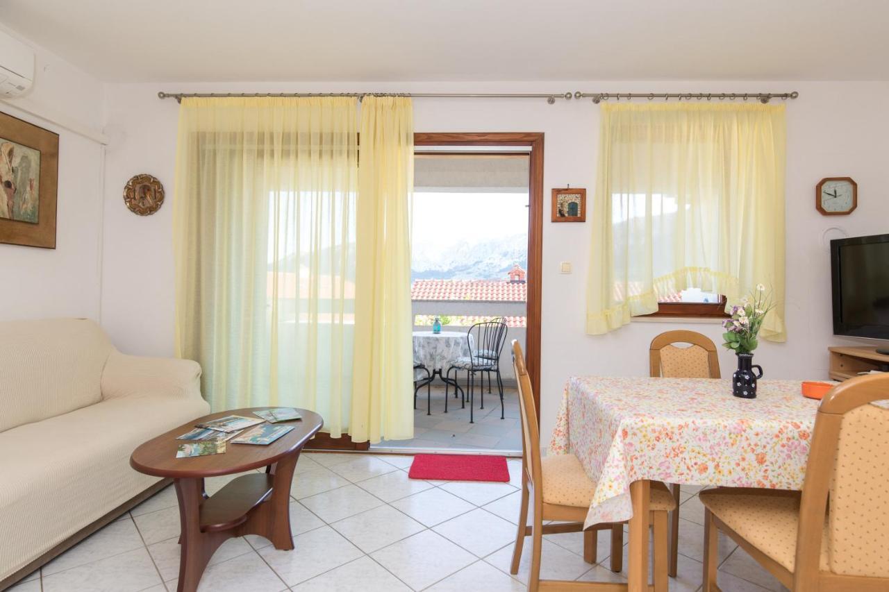 Apartment Glorija With Balcony باشْكا المظهر الخارجي الصورة