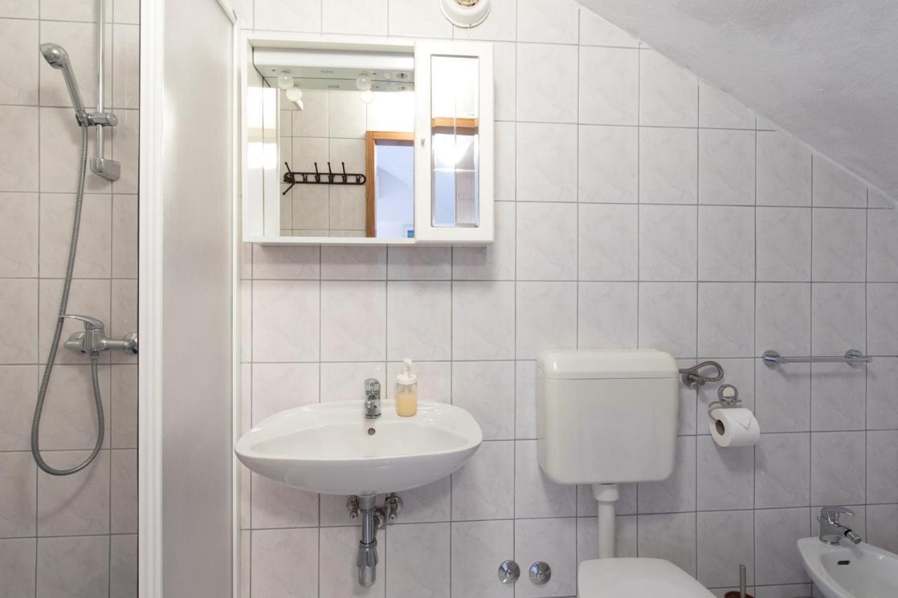Apartment Glorija With Balcony باشْكا المظهر الخارجي الصورة