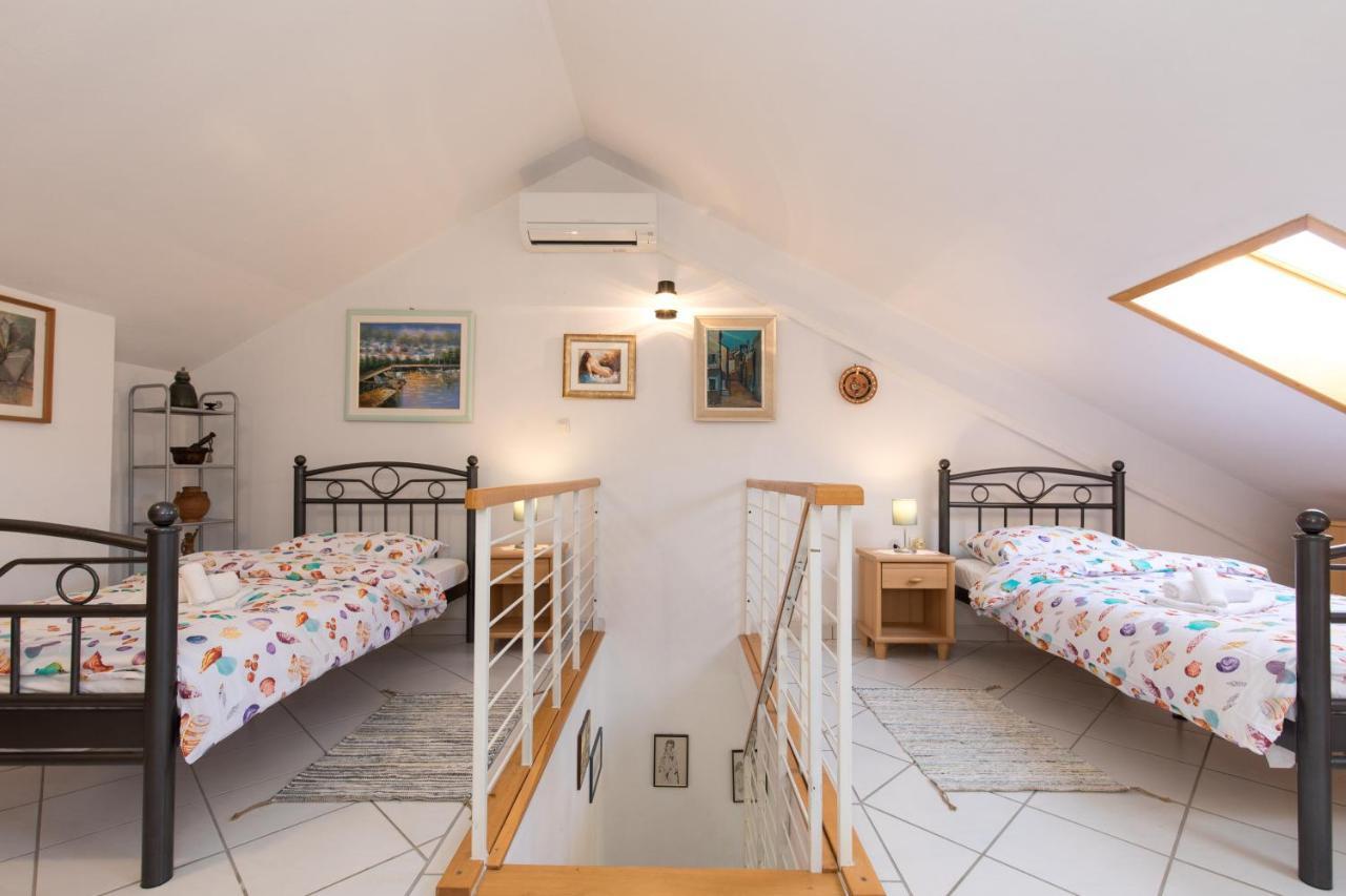 Apartment Glorija With Balcony باشْكا المظهر الخارجي الصورة