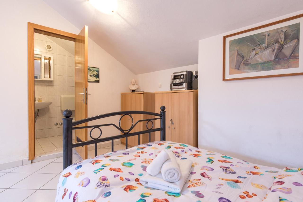 Apartment Glorija With Balcony باشْكا المظهر الخارجي الصورة